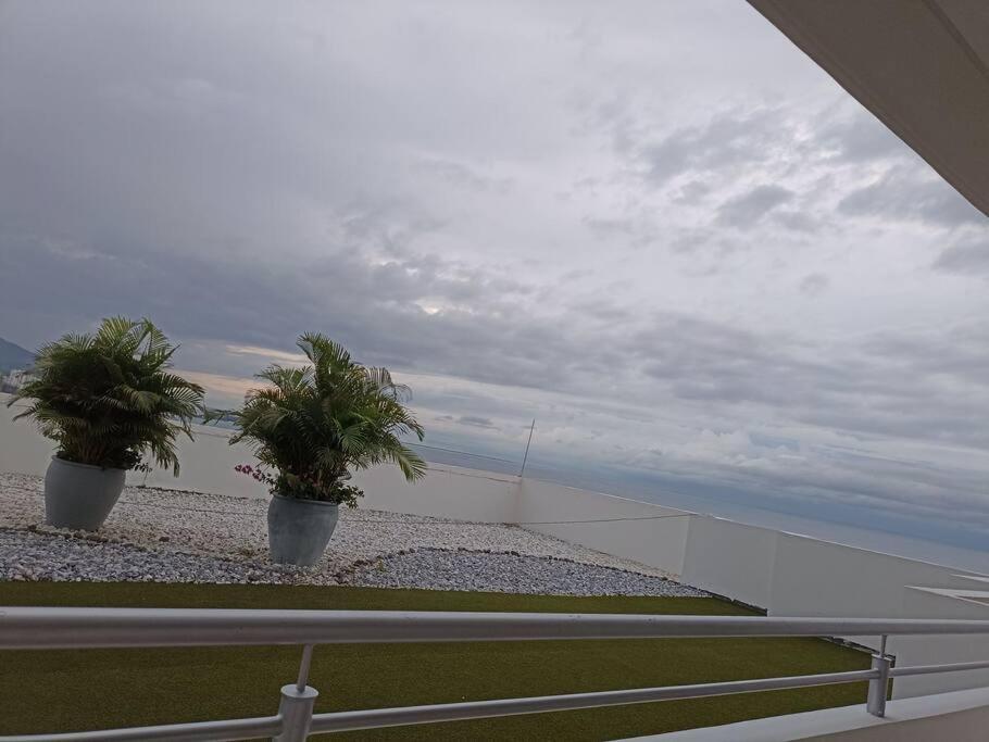 Apartamento en piso 20 con vista espectacular al mar, Sierra Nevada y Jardín privado en Santa Marta Exterior foto